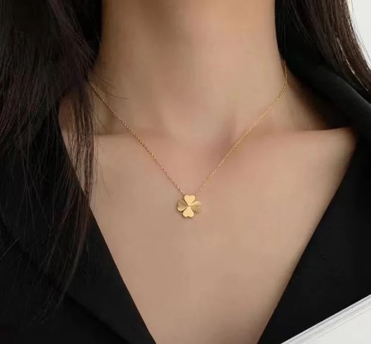 Clara Necklace